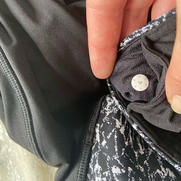 Lululemon side pocket leggings - Picture 8 of 10